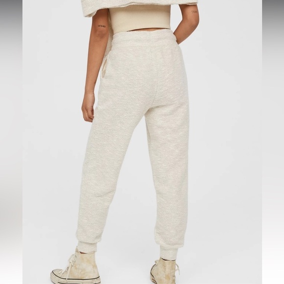 NWOT Offline by Aerie snowday textured cream color jogger M - Picture 2 of 13